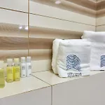 Glamorous White Tower Nord Appartement