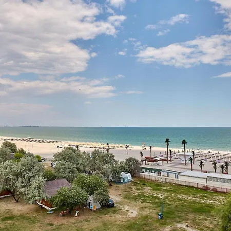 Glamorous White Tower Apartamento