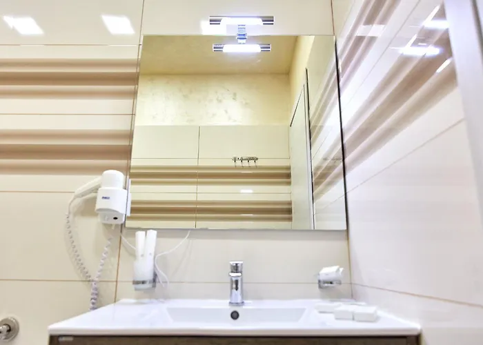 Glamorous White Tower Mamaia