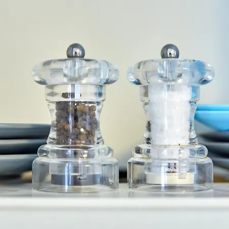 Glamorous White Tower Mamaia