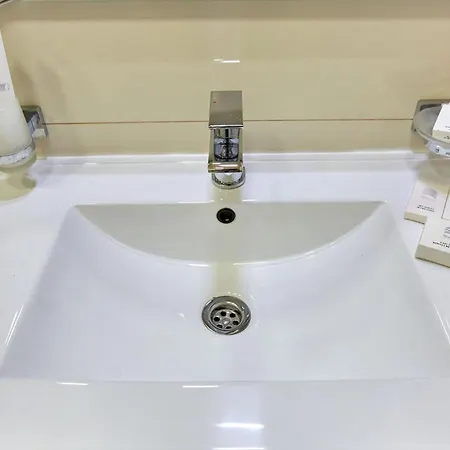 Glamorous White Tower Apartment