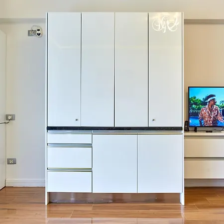 Glamorous White Tower Apartment