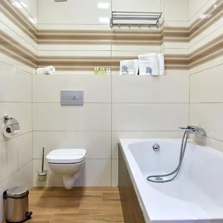 Apartment Glamorous White Tower *
