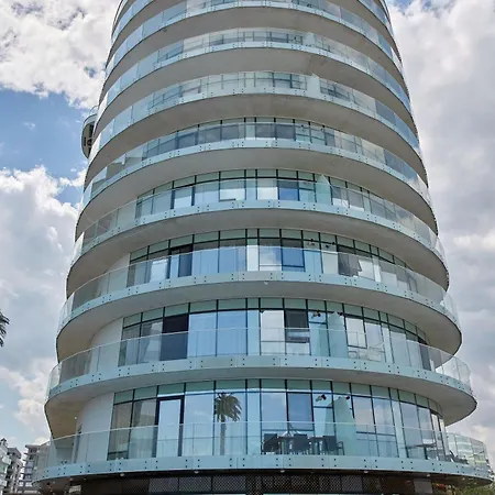 Glamorous White Tower Apartment Mamaia