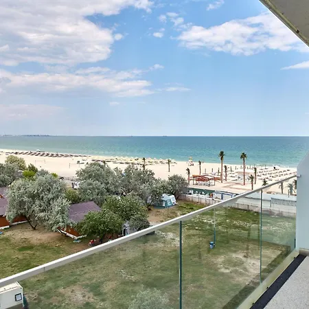 Glamorous White Tower * Mamaia