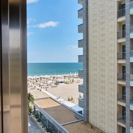 Glamorous White Tower Apartment