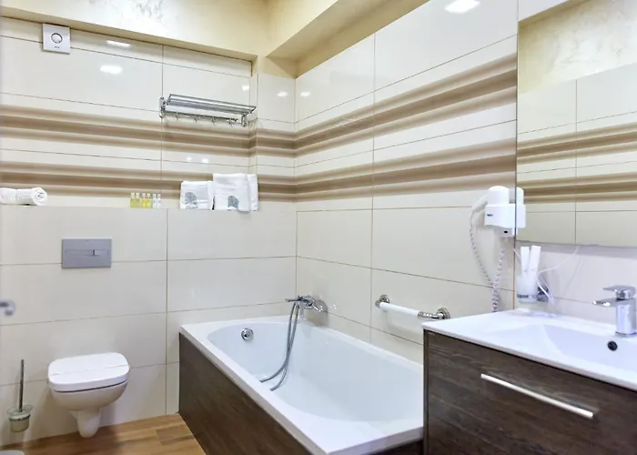 Glamorous White Tower Apartament Mamaia