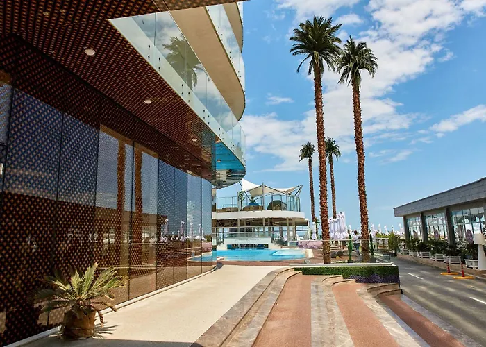 Apartament Glamorous White Tower Mamaia