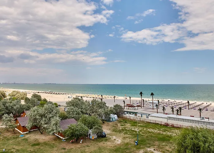 Glamorous White Tower Apartament