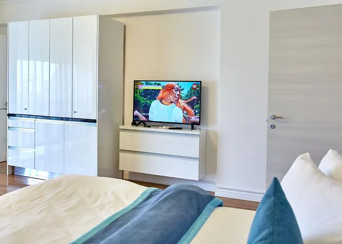 Glamorous White Tower Mamaia